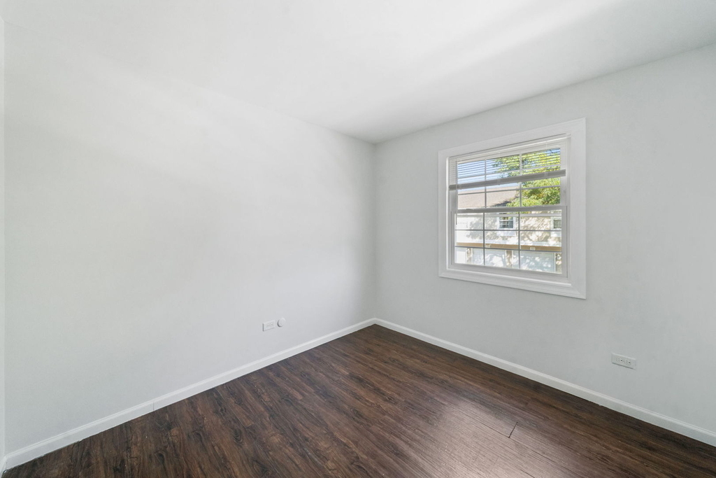 1323 Braver Court - Photo 14