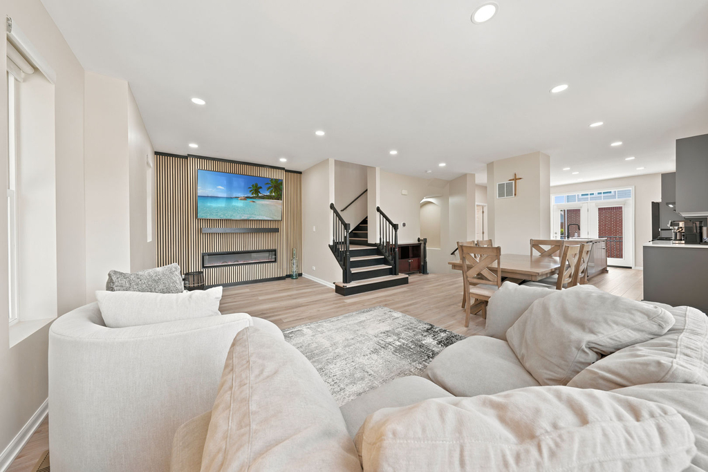 2112 S Crambourne Way - Photo 11