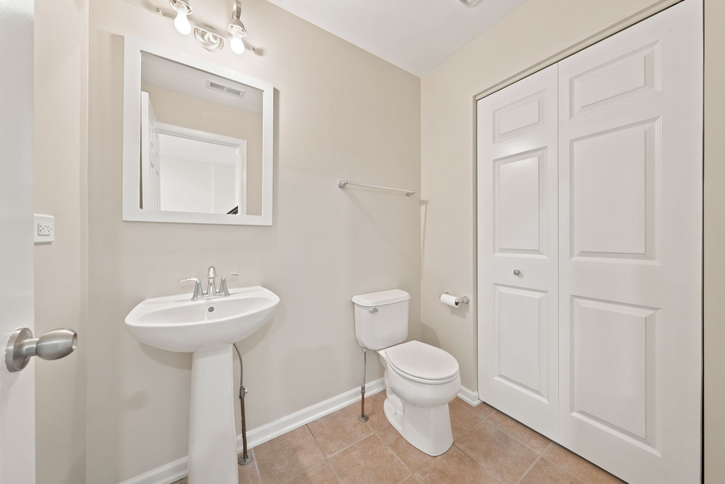 2112 S Crambourne Way - Photo 4