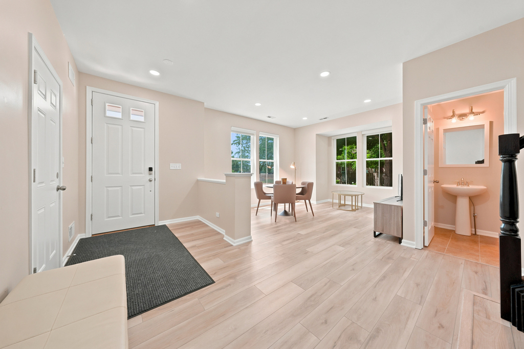2112 S Crambourne Way - Photo 2