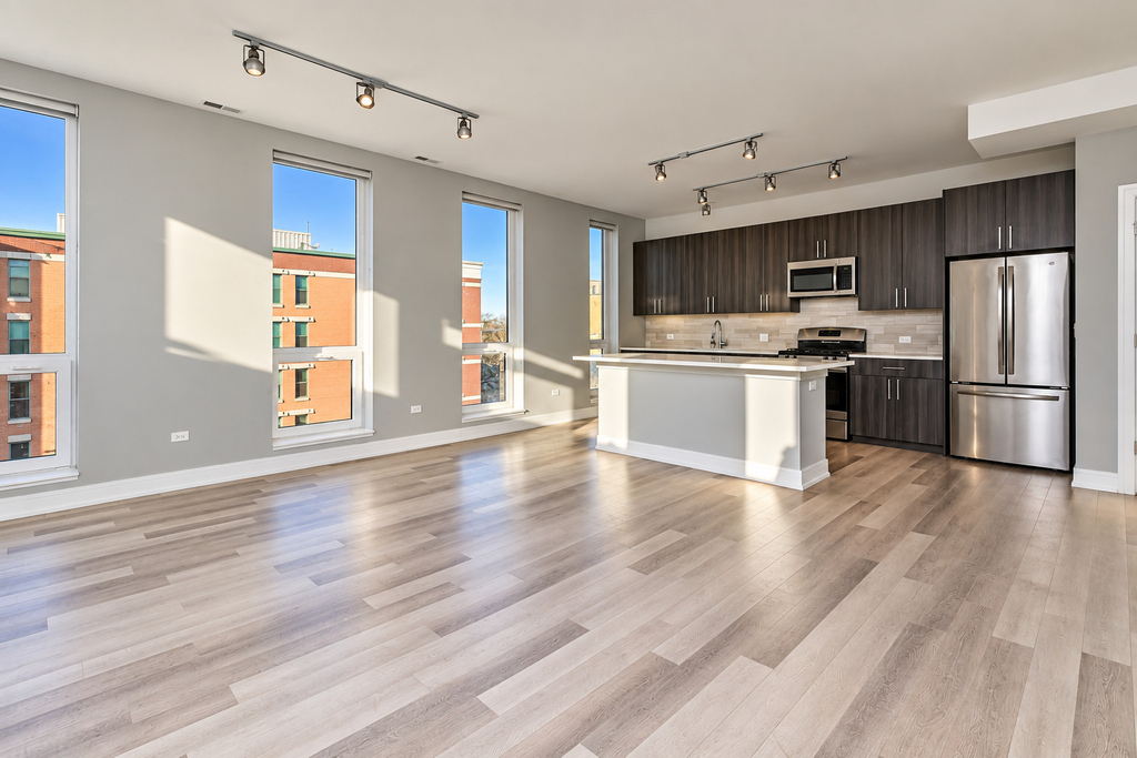 1554 N Talman Avenue - Photo 1