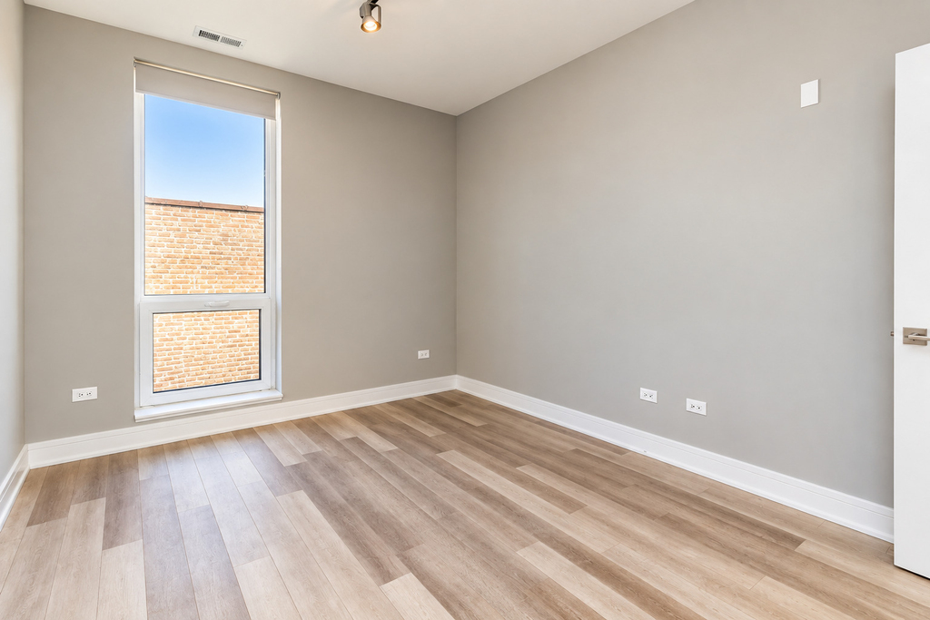 1554 N Talman Avenue - Photo 13