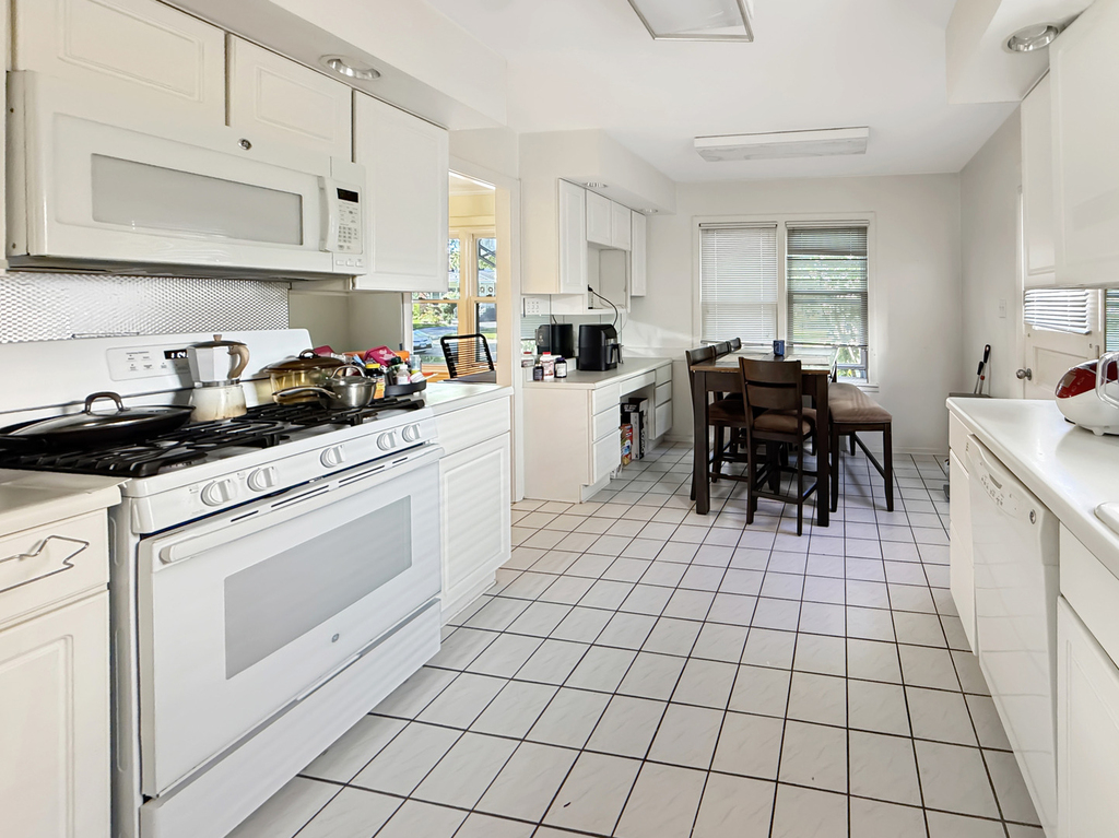 629 Barberry Road - Photo 2