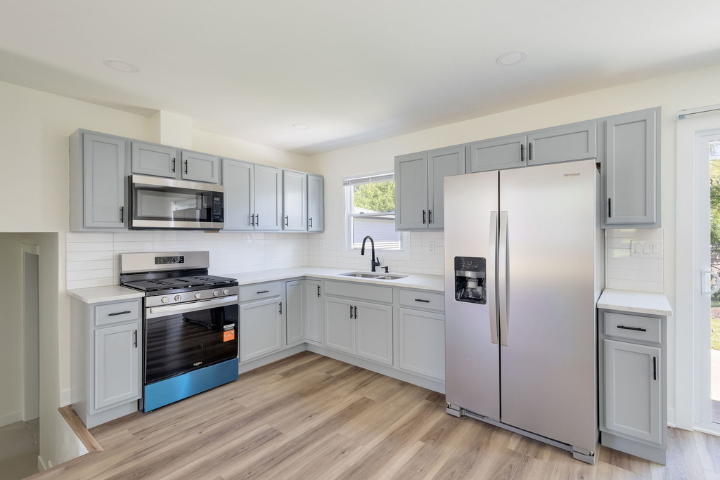1859 Reichert Avenue - Photo 3
