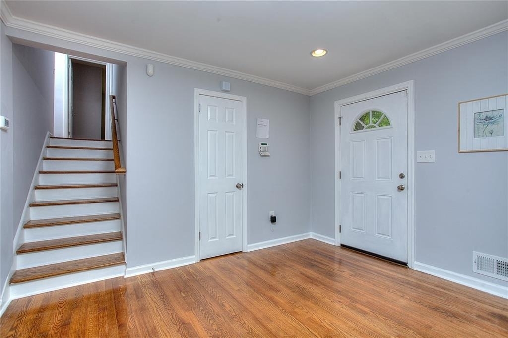 2374 Shamrock Drive - Photo 2