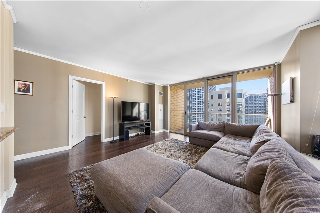 420 E Waterside Drive - Photo 4