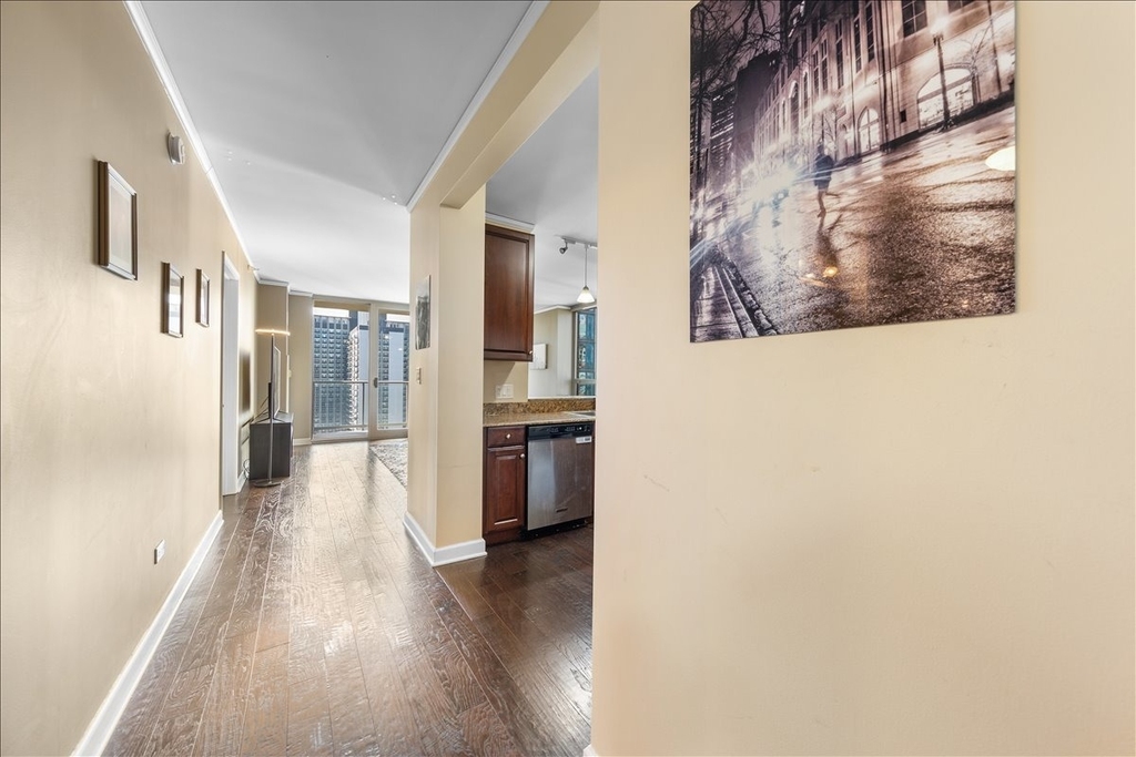420 E Waterside Drive - Photo 1