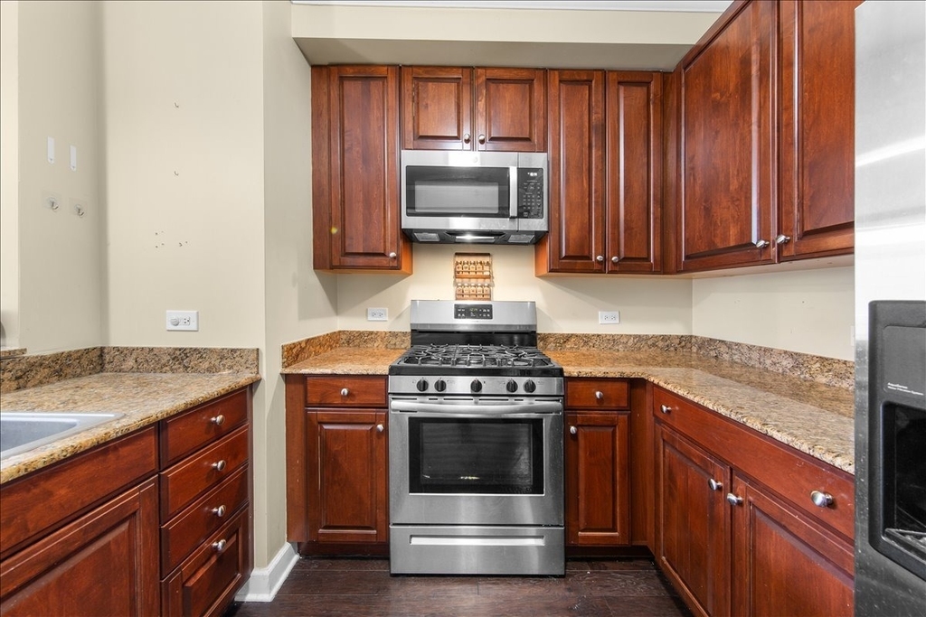 420 E Waterside Drive - Photo 6