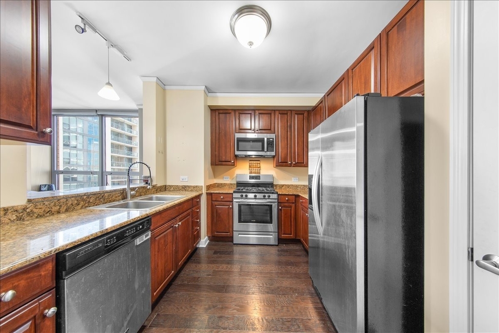 420 E Waterside Drive - Photo 8