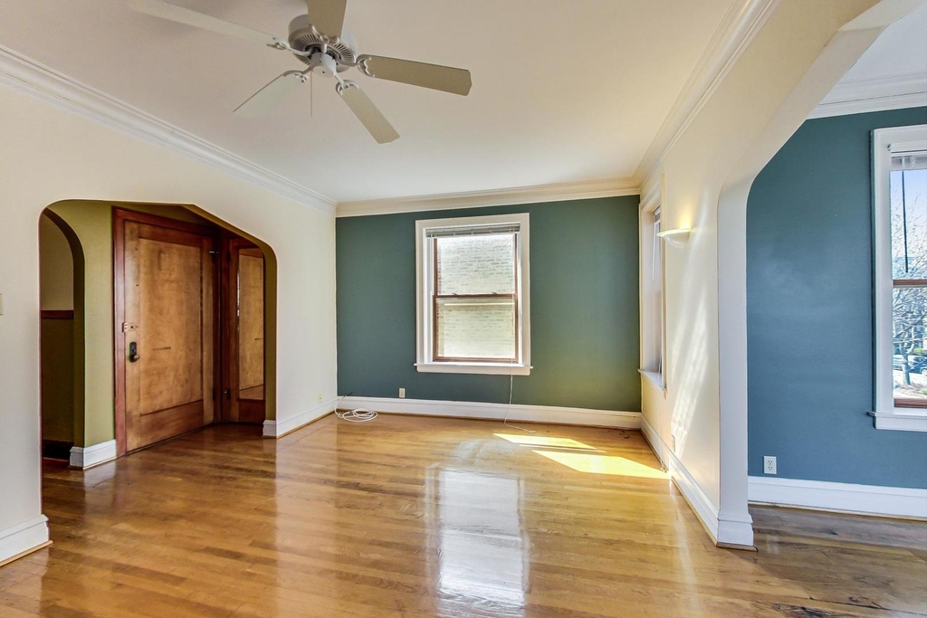 4229 N Ashland Avenue - Photo 3