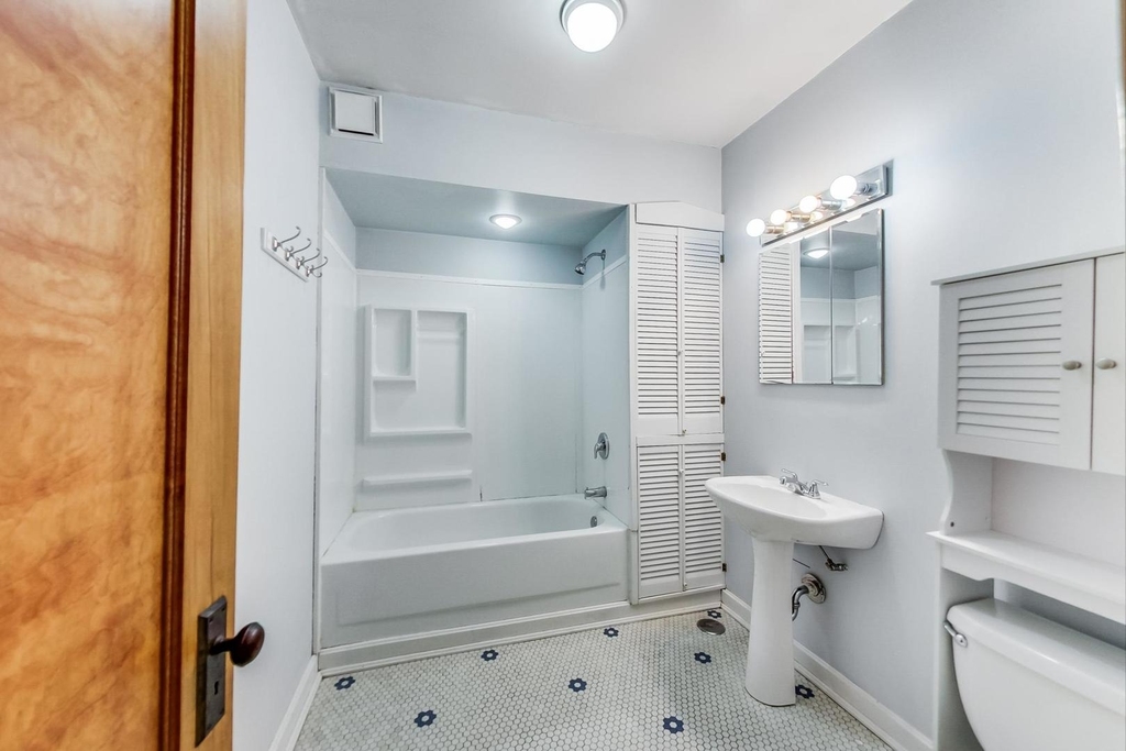 4229 N Ashland Avenue - Photo 10