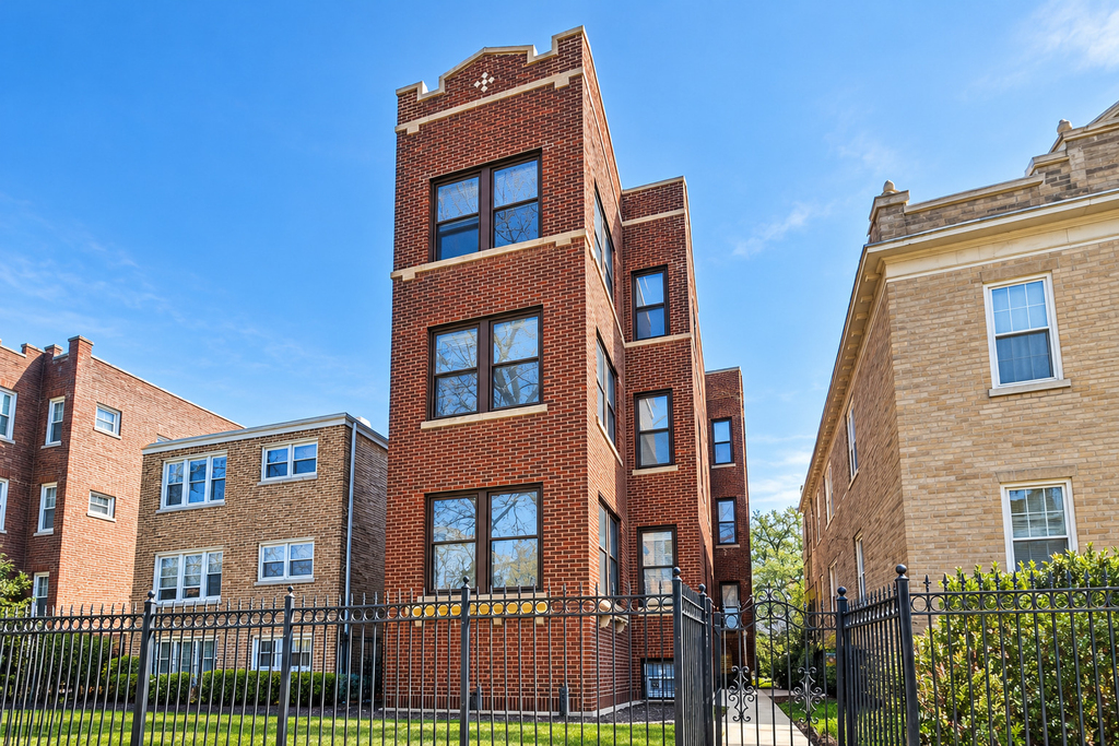 4229 N Ashland Avenue - Photo 0