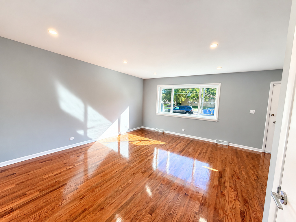529 E Lincoln Street - Photo 4