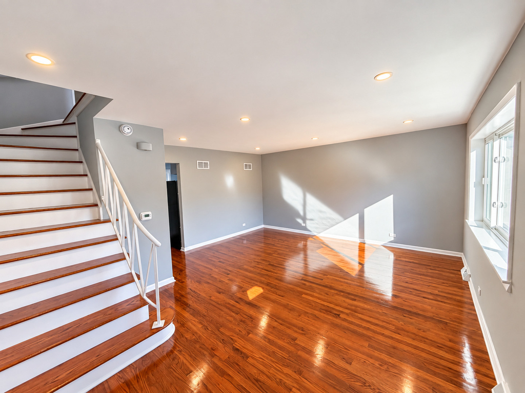 529 E Lincoln Street - Photo 1