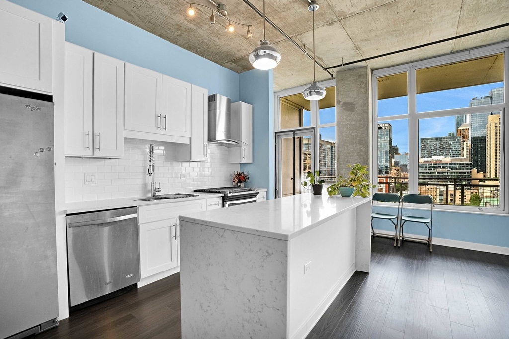 50 E 16th Street - Photo 4