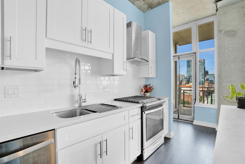 50 E 16th Street - Photo 5