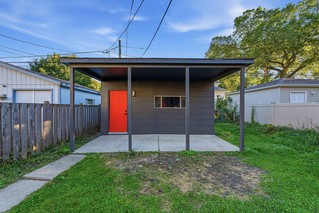 1622 Dempster Street - Photo 37