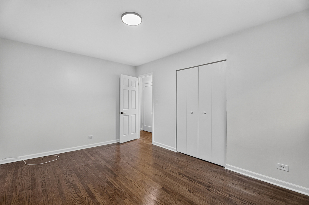 1622 Dempster Street - Photo 15