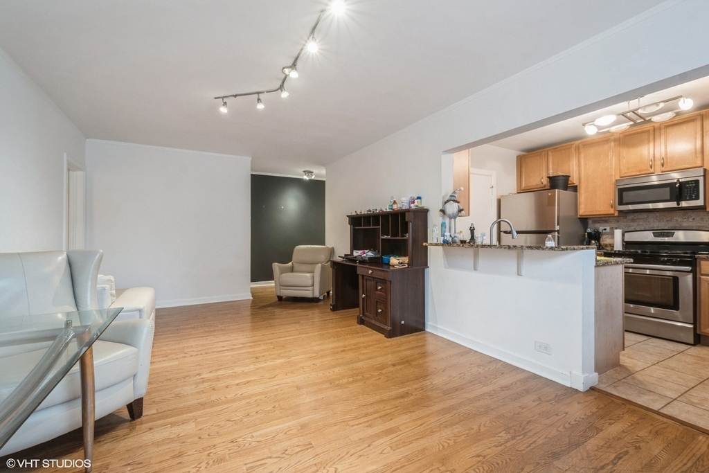 1224 W Chase Avenue - Photo 2
