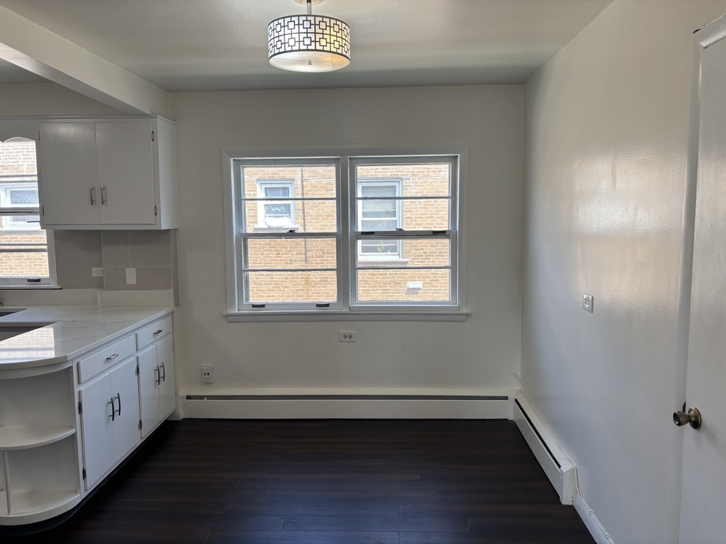 7074 W Diversey Avenue - Photo 3