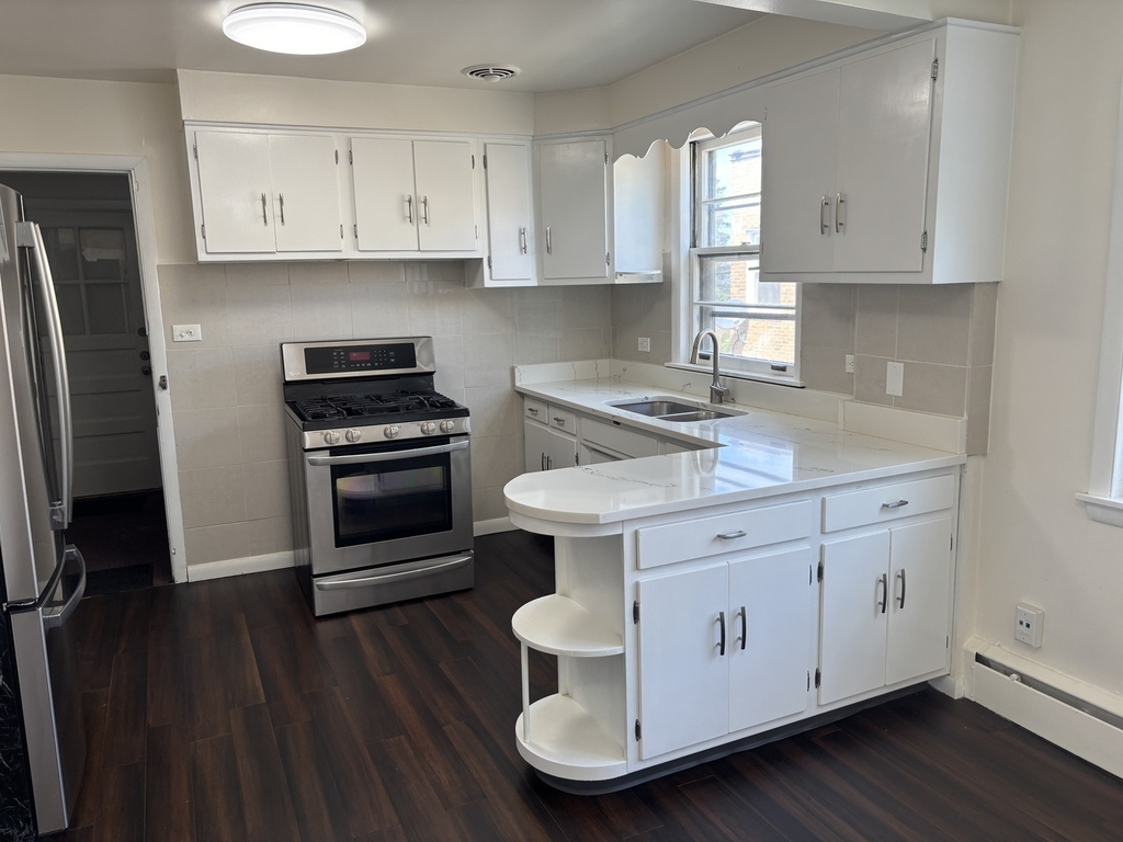7074 W Diversey Avenue - Photo 2