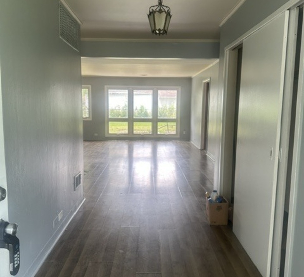 353 Westgate Drive - Photo 2