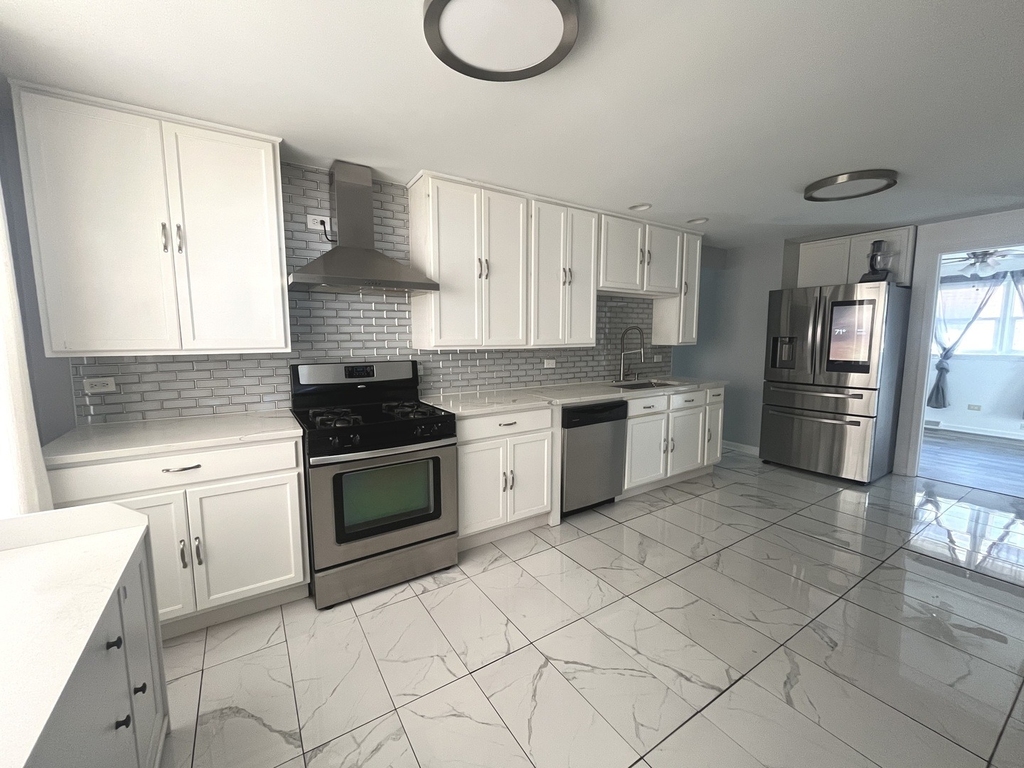 7934 S Komensky Avenue - Photo 14