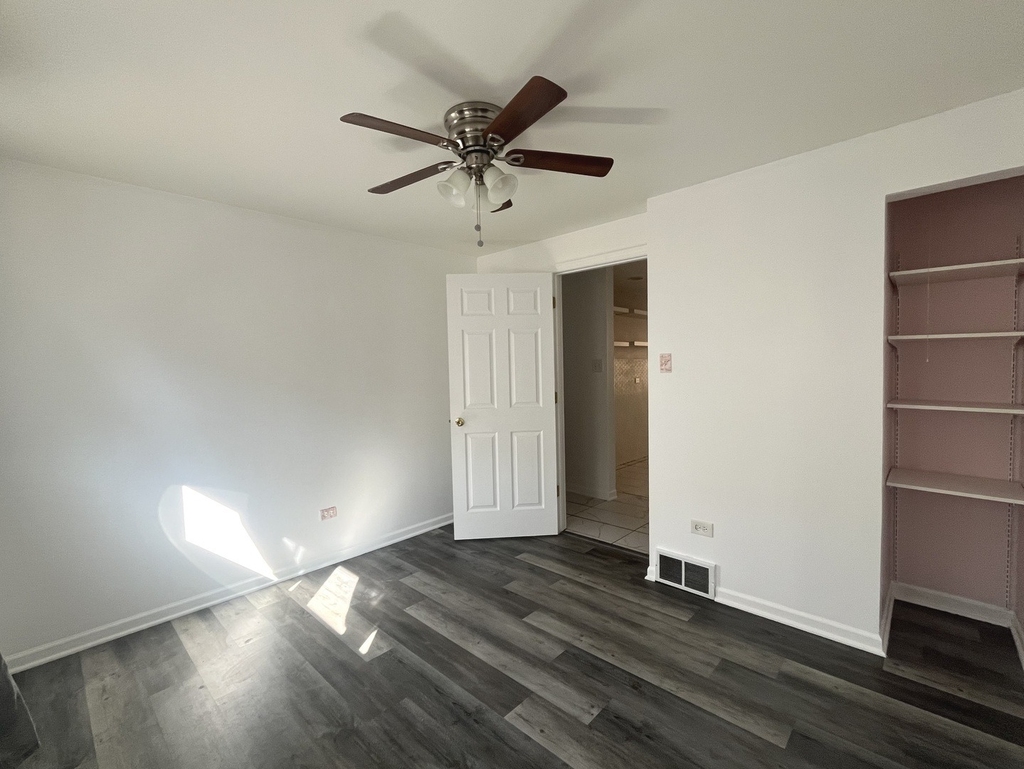 7934 S Komensky Avenue - Photo 16