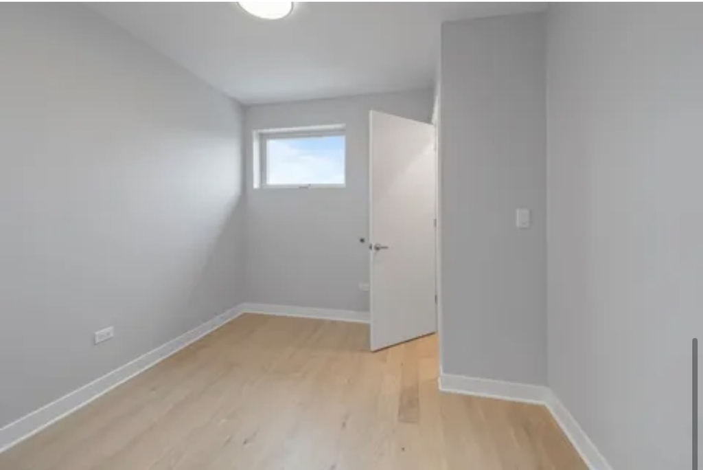 4637 N Ashland Avenue - Photo 8