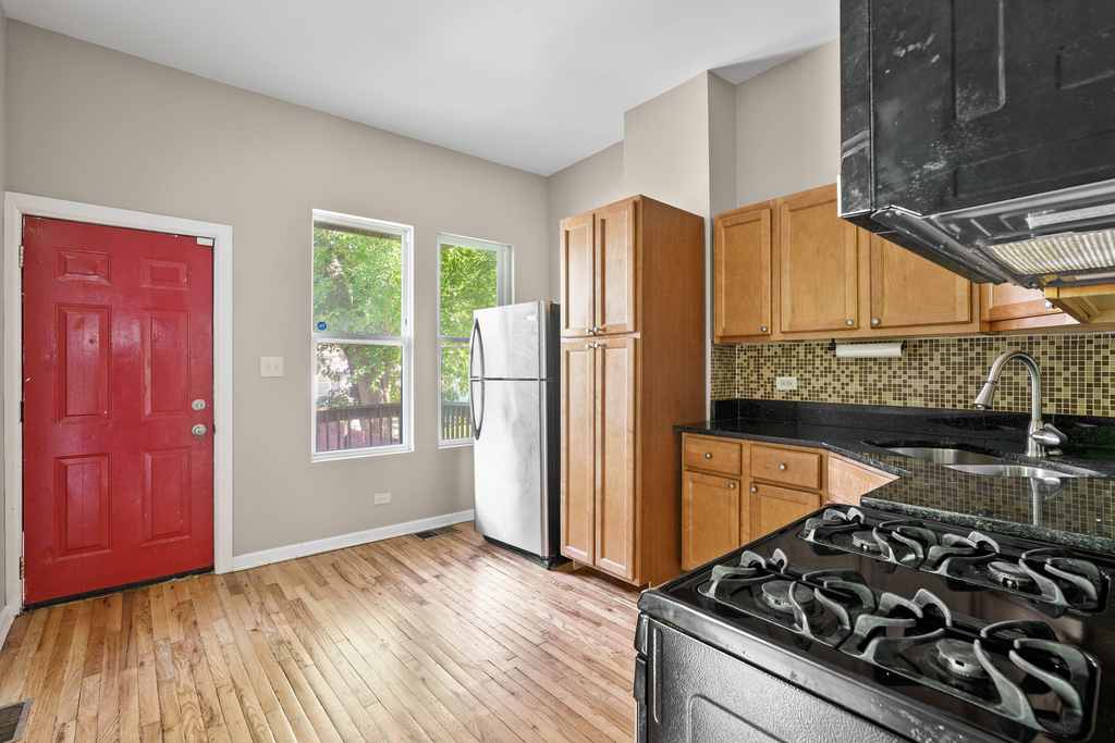 3344 W Fulton Boulevard - Photo 11