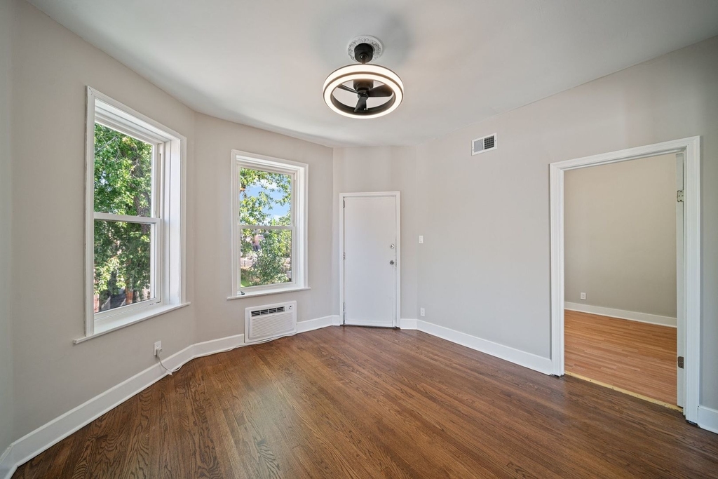 624 N Monticello Avenue - Photo 1