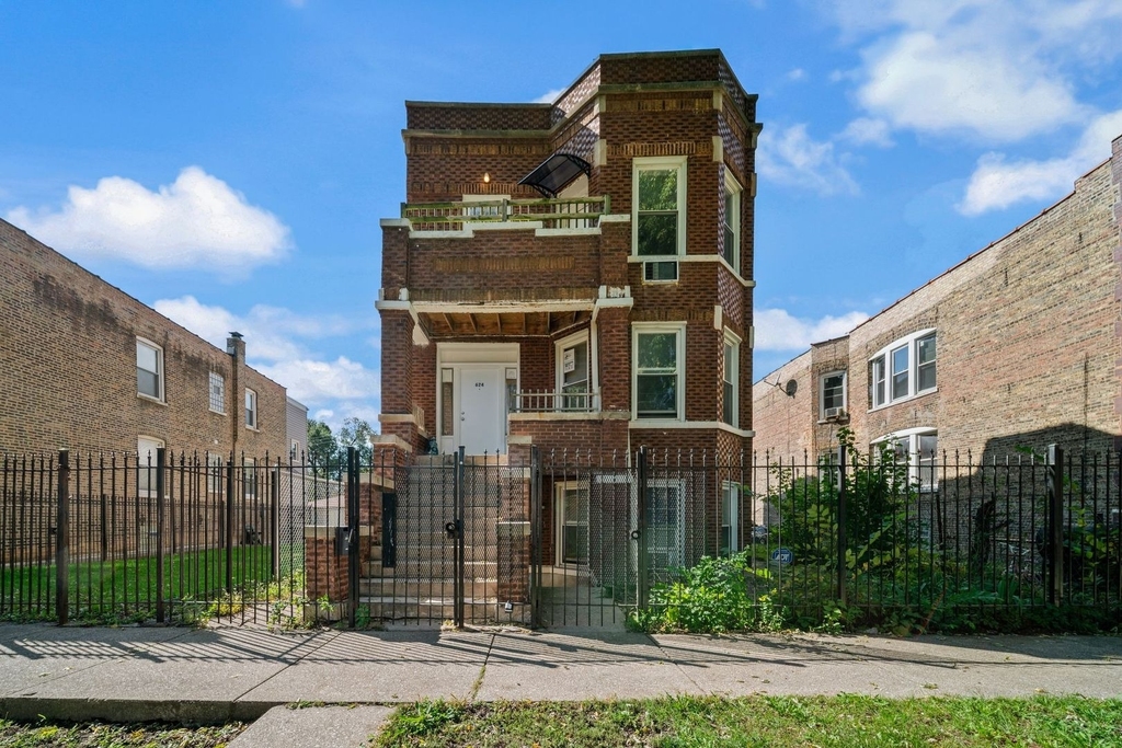 624 N Monticello Avenue - Photo 0