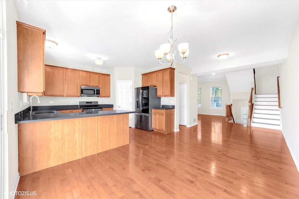 1717 Maple Avenue - Photo 6