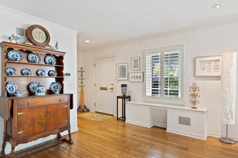 281 Graemere Street - Photo 1