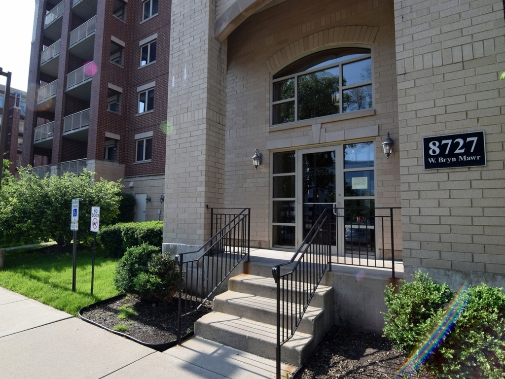 8727 W Bryn Mawr Avenue - Photo 16