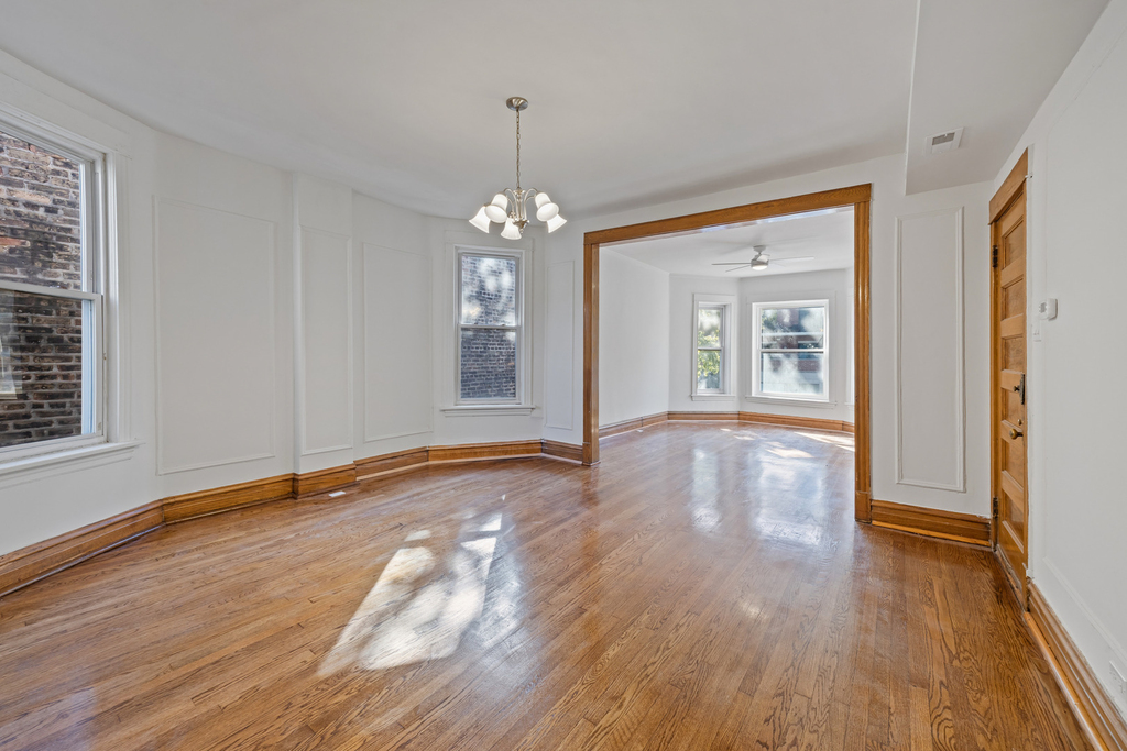 3122 W Fullerton Street - Photo 3