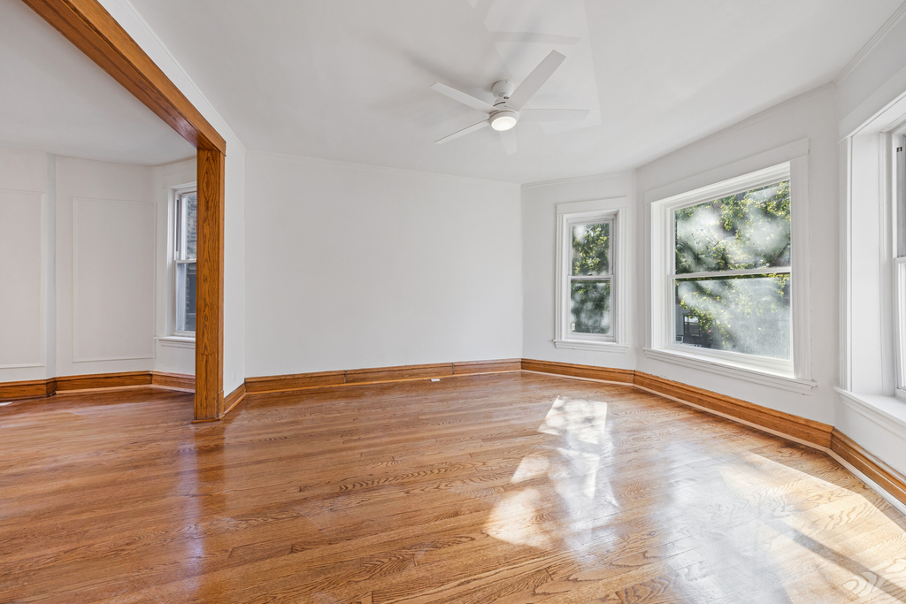 3122 W Fullerton Street - Photo 2