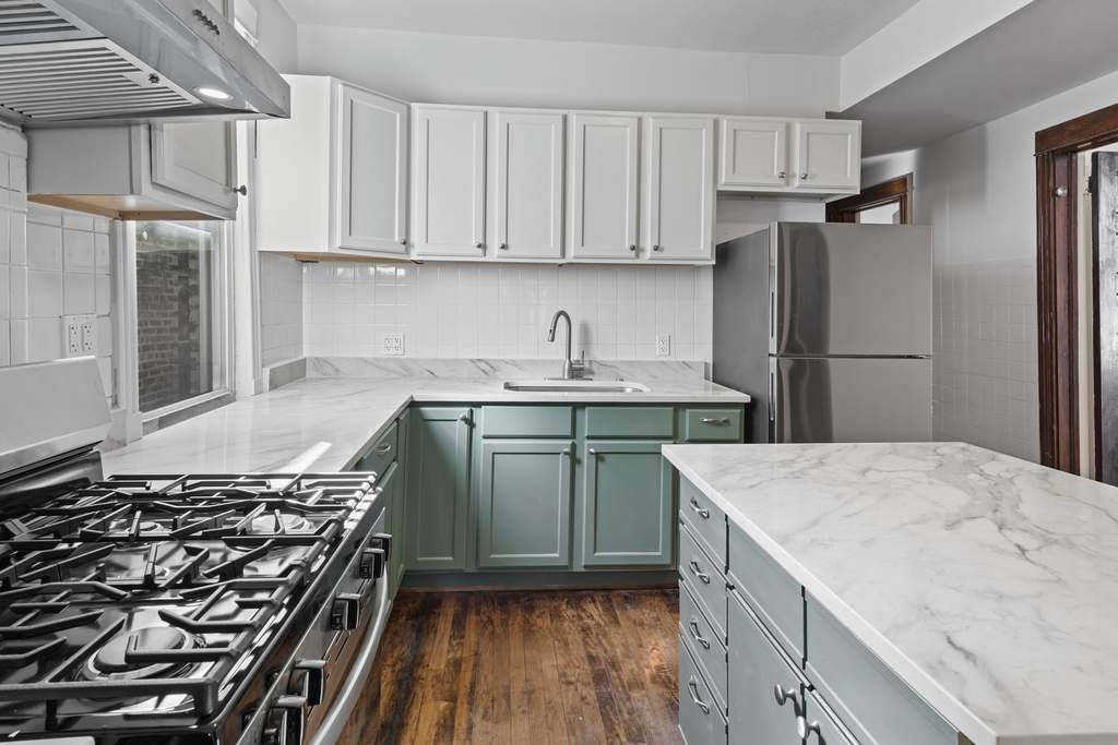 3122 W Fullerton Street - Photo 9