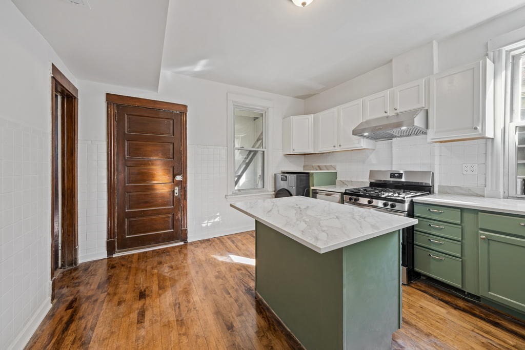 3122 W Fullerton Street - Photo 10