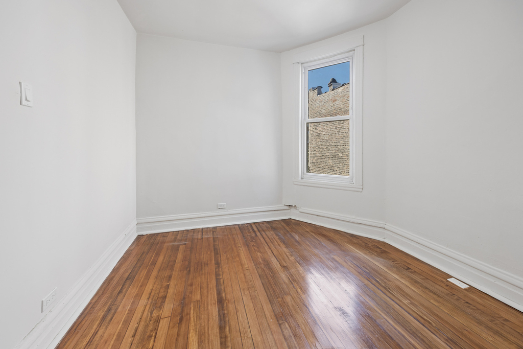3122 W Fullerton Street - Photo 13