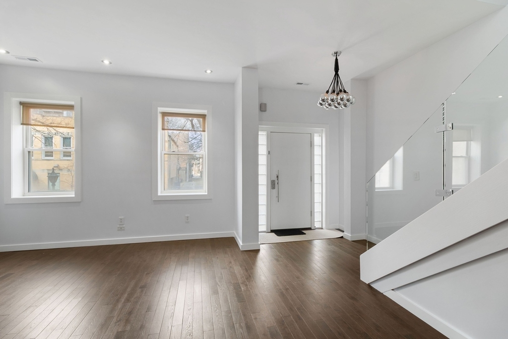 13 N Ada Street - Photo 2