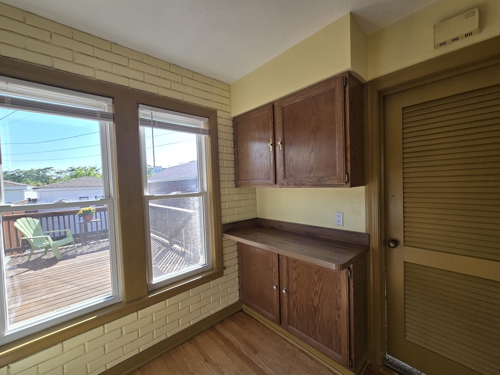 5157 W Ainslie Street - Photo 9