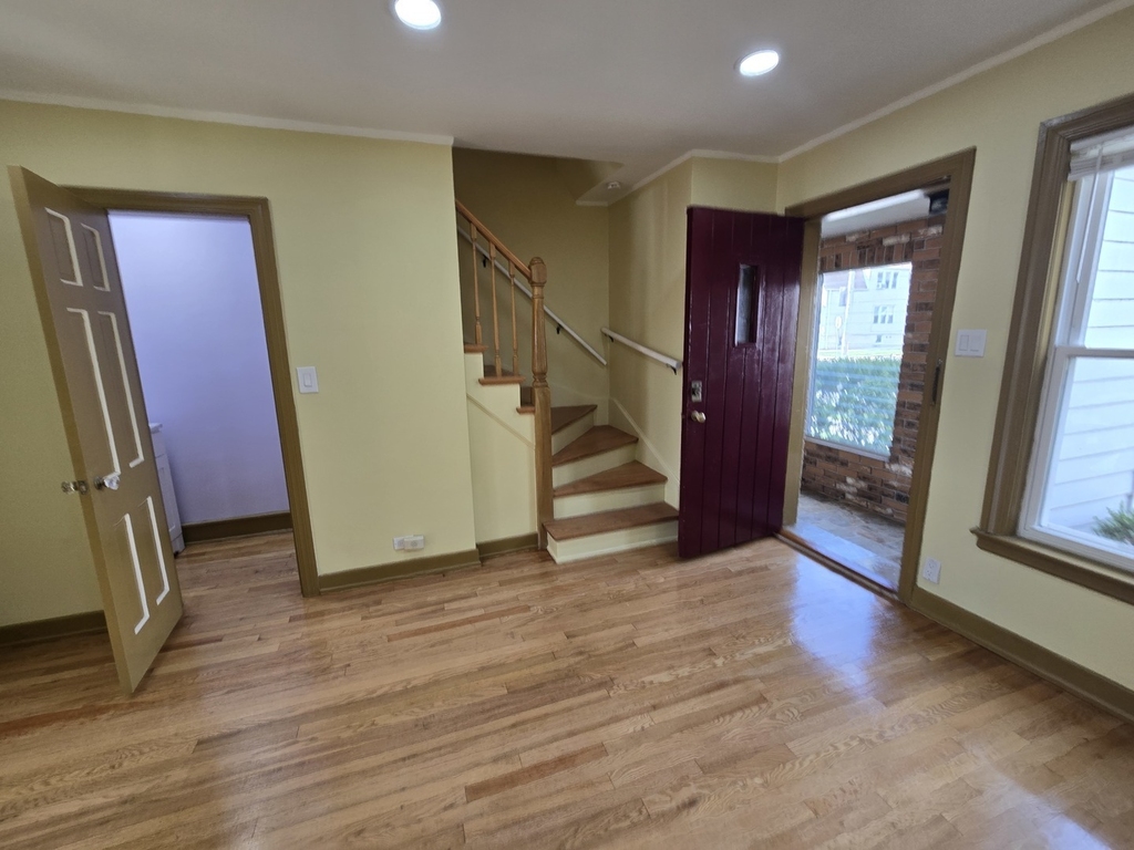 5157 W Ainslie Street - Photo 4