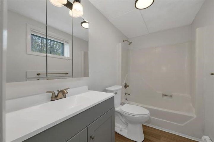 9 Elm - Photo 2