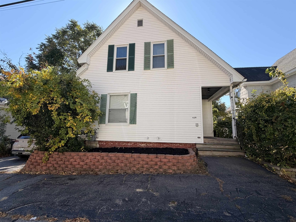 439 Laurel - Photo 0