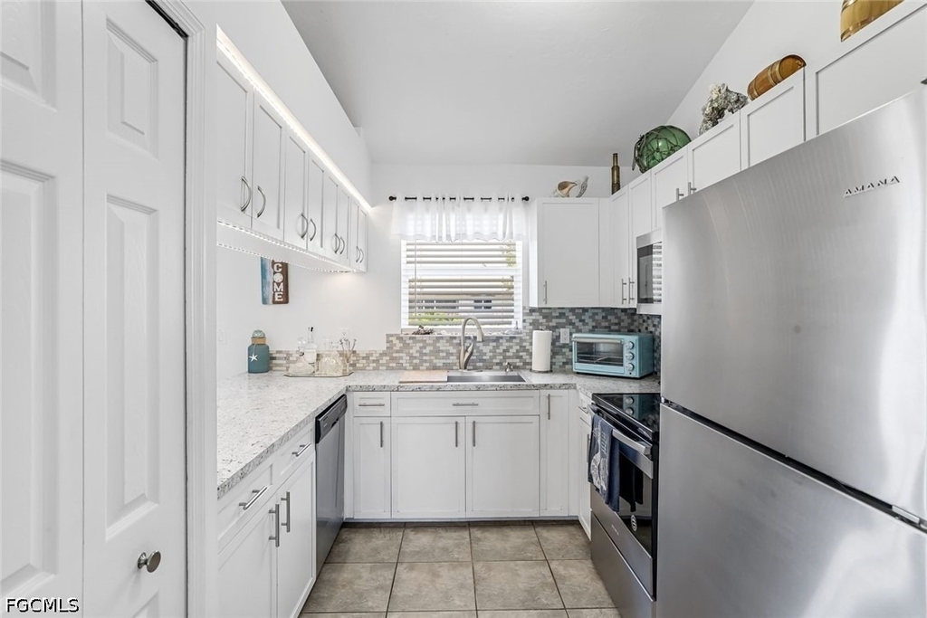 3518 Sw 8th Court - Photo 8