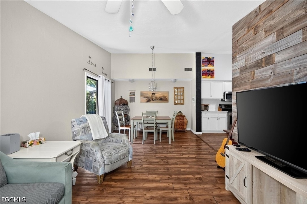 2531 Estey Avenue - Photo 9