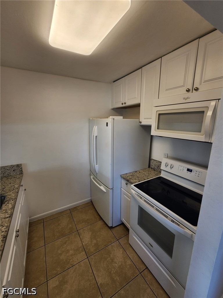 903 Se 23rd Place - Photo 3