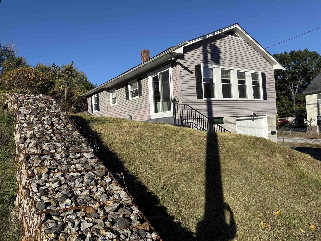 153 Rumford - Photo 0