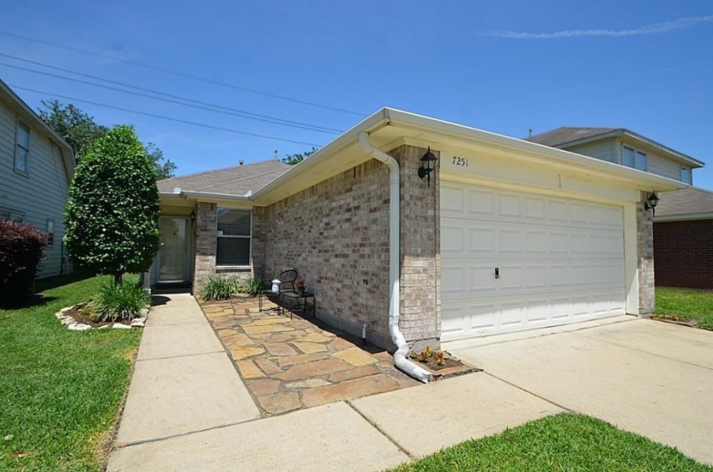 7251 River Pines Drive - Photo 0